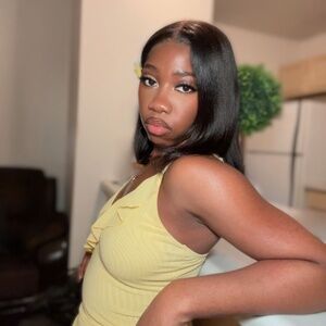 Meet your Posher, Eliette